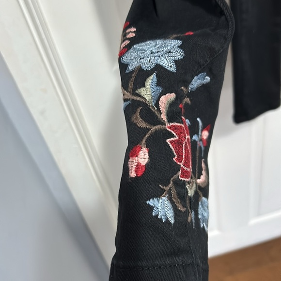 EARL skinny ankle embroidered jeans. Size 6 - Picture 4 of 11